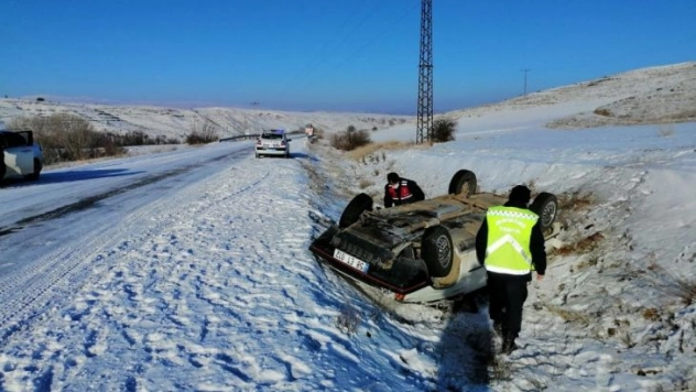 Evden hastaneye gitmek için yola çıkıp, ambulansla hastaneye vardılar