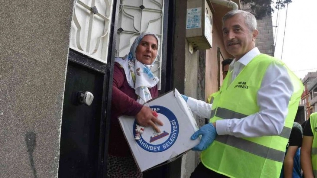 Evinin önünü temiz tutana hijyen seti hediye