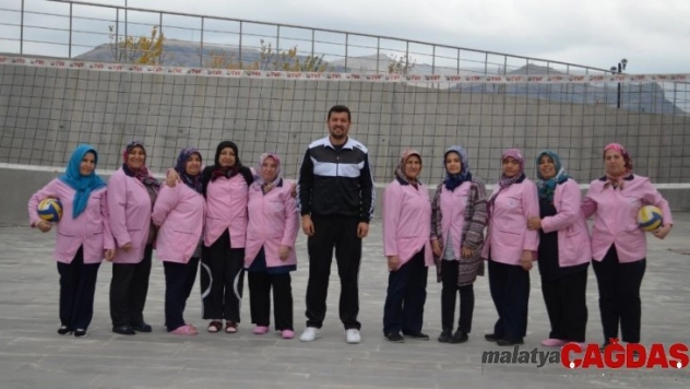 Evinin Sultanları filede karşı karşıya geldi