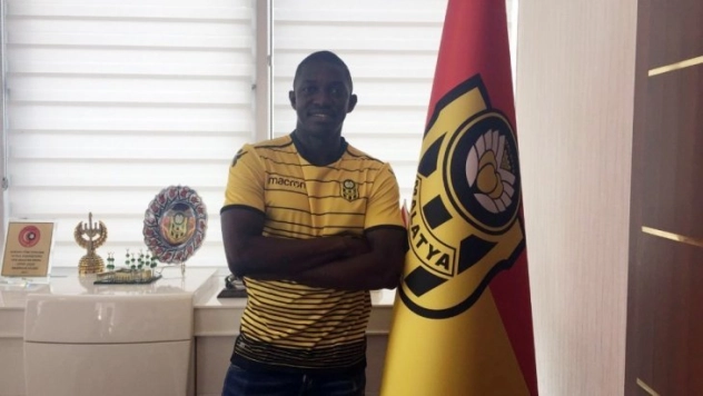 Moryke Fofana ile 2 yıllık sözleşme imzaladı