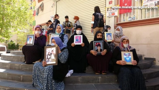 Evlat nöbeti devam ediyor, aileler direniyor