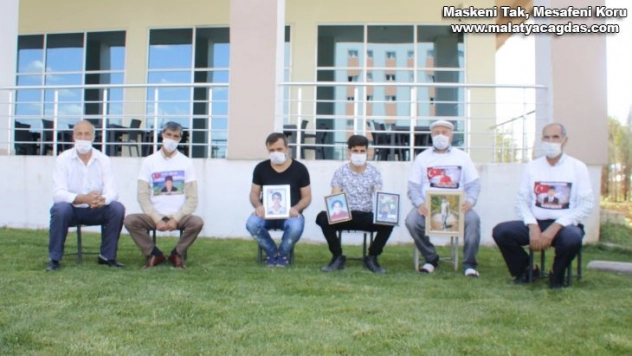 Evlat nöbetindeki baba, HDP'yi 'Vampire' benzeterek çocuğunu istedi