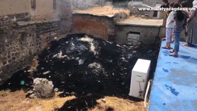 Evlat nöbetindeki babanın oturduğu evi yakmaya kalkıştılar