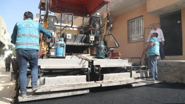 Eyyübiye'de asfalt atağı devam ediyor