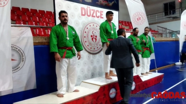 Eyyübiyeli sporcular şampiyonaya damga vurdu