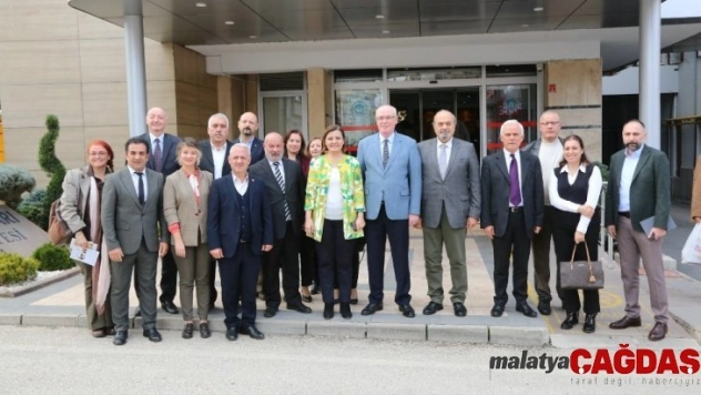 Fatma Kaplan Hürriyet, Başkan Kazım Kurt'u ziyaret etti