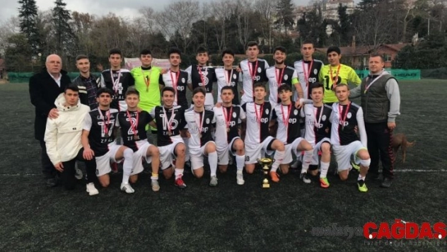 Fener Anadolu Lisesi ikinci şampiyonluğuna ulaştı