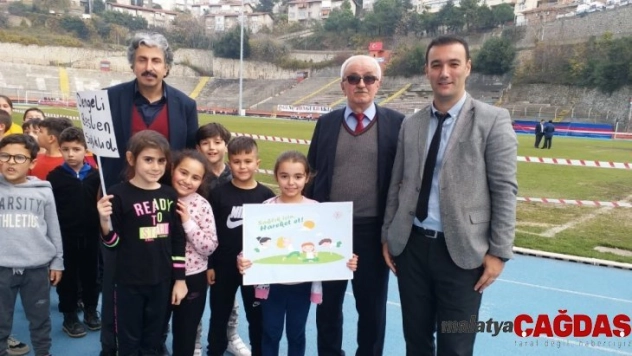 Fener İlkokulu'ndan 'Sağlık İçin Yürüyorum' etkinliği