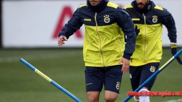 Fenerbahçe derbi için kampa girdi