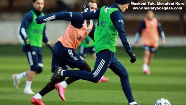 Fenerbahçe, Medipol Başakşehir maçı hazırlıklarını sürdürdü