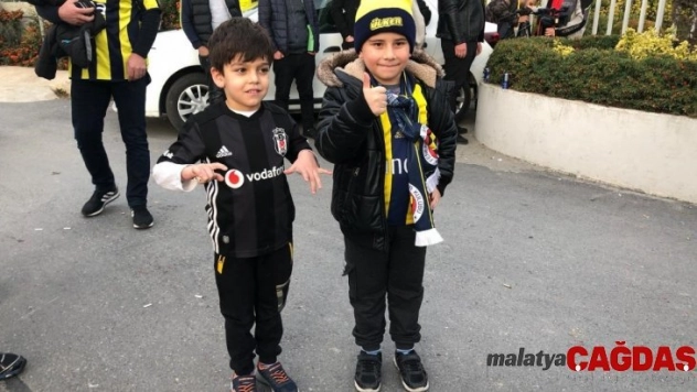 Fenerbahçe taraftarı Samandıra'da toplandı