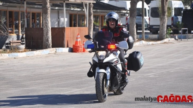 Fethi Sekin'in motosikleti hiç kullanılmıyordu, ilk kez törene getirildi