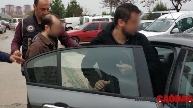 FETÖ'den gözaltına alınan 2 kişi yeniden emniyete götürüldü