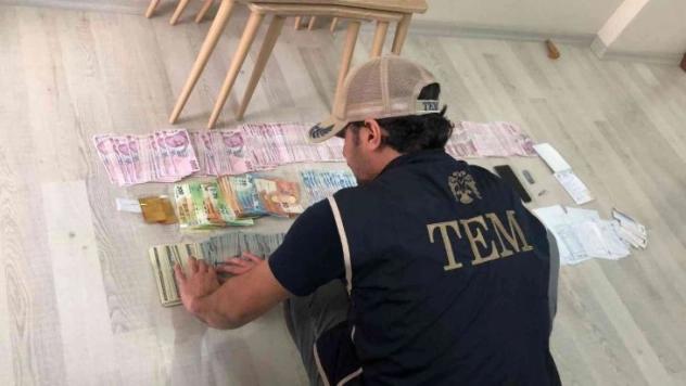 FETÖ evleri darphane gibi