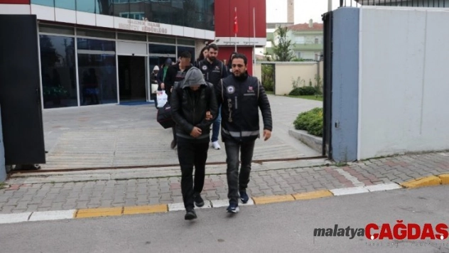 FETÖ operasyonunda 2 kişi tutuklandı