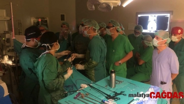 FÜ'de '3 boyutlu Laparoskopik kurs'