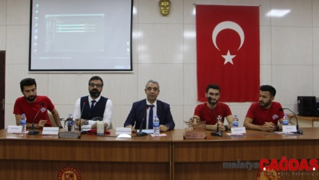 FÜ'de 'Bir Başarı Öyküsü' konferansı