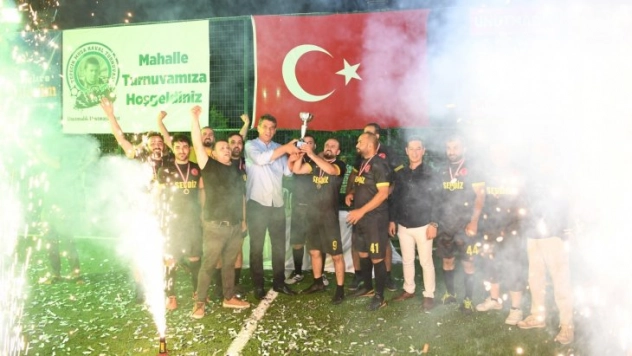 Futbol turnuvasında kupalar sahiplerini buldu