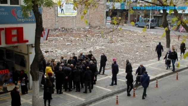 Depremzedelerin sıkıntıları çözülüyor