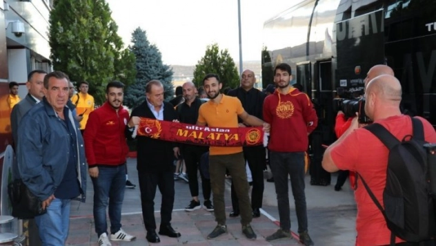 Galatasaray'a Malatya'da coşkulu karşılama