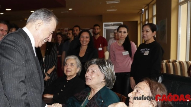 Galatasaray Başkanı Mustafa Cengiz'den Galatasaraylılar Yurdu'na ziyaret