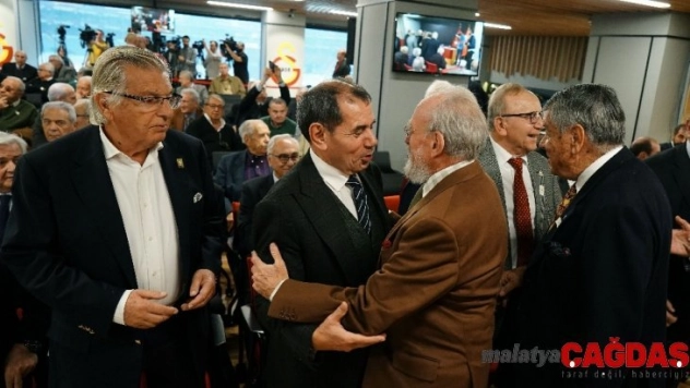 Galatasaray'da aralık ayı divanı başladı, Başkan Mustafa Cengiz katılmadı