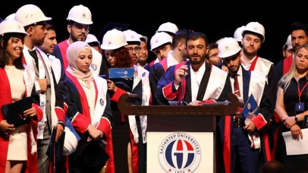 Gaün Mühendislik Fakültesinde coşkulu mezuniyet töreni