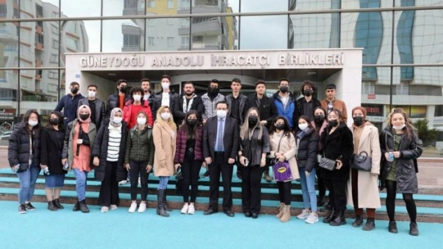 GAÜN öğrencilerden GAİB'e ziyaret