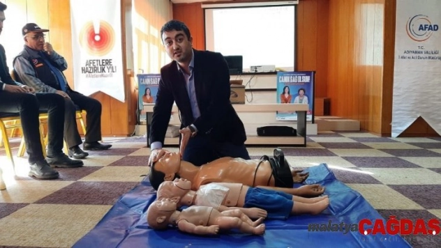 Gazeteciler ve din görevlilerine ilk yardım eğitimi