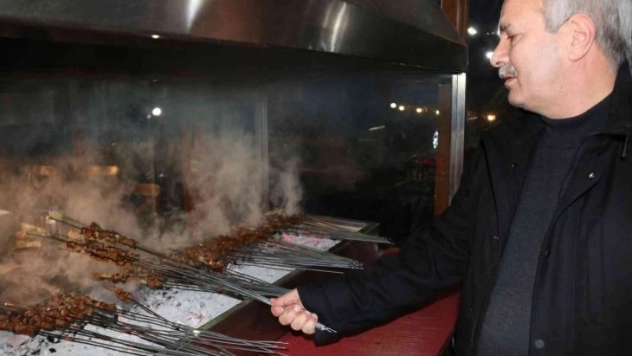 Gazetecilere ciğerli kutlama