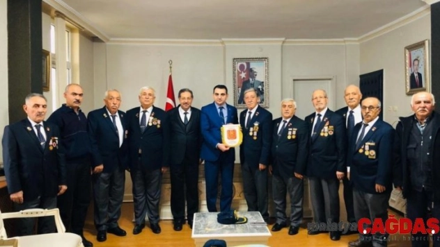 Gazi Muzaffer Canpolat'a Milli Mücadele Madalyası verildi