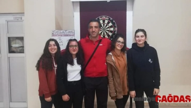 Gazi'nin sultanları dartta da birinci oldu