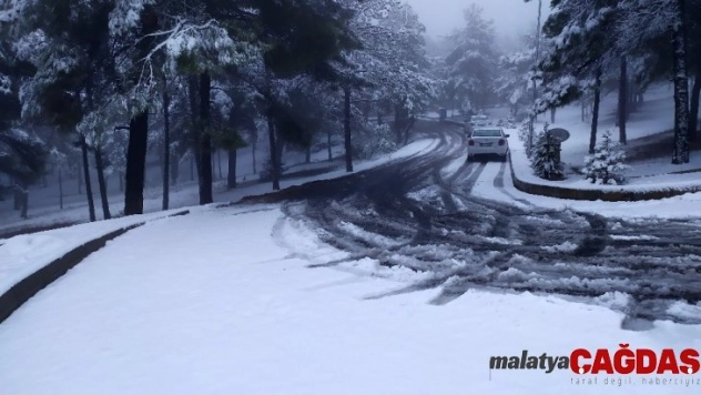 Gaziantep'e mevsimin ilk karı yağdı