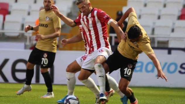 Gaziantep-Sivasspor maçının VAR'ı Erkan Engin