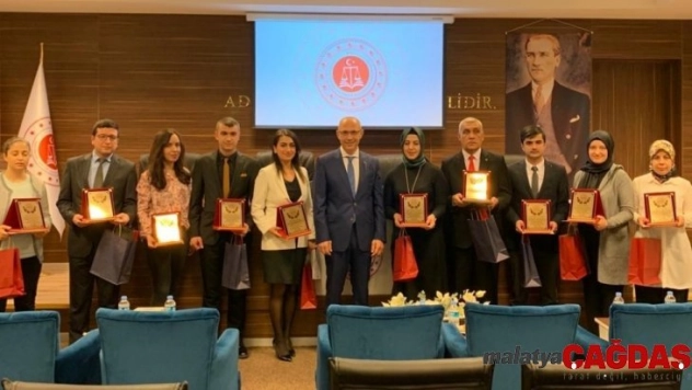Gaziantep'te başarılı idari yargı personeline plaket