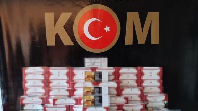 Gaziantep'te kaçak bin 819 paket sigara ile 22 bin adet makaron ele geçirildi
