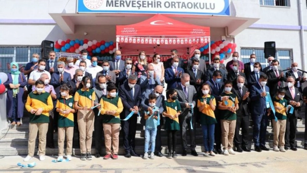 Gaziantep'te okul açılışları sürüyor