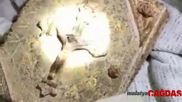 Gaziantep'te tarihi kitap ele geçirildi