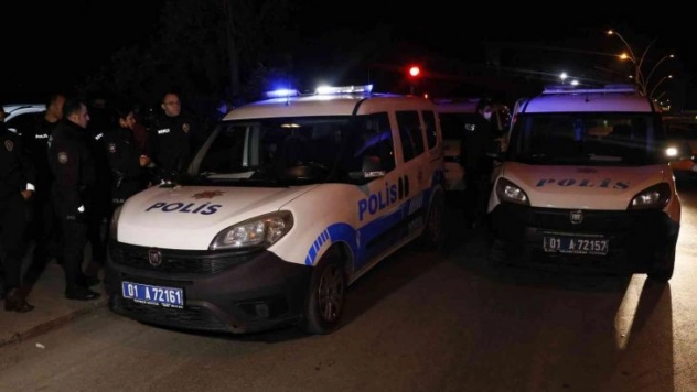 GBT sorgusundan kaçan şüpheliler kovalamaca sonucu yakalandı, üzerlerinden uyuşturucu madde çıktı