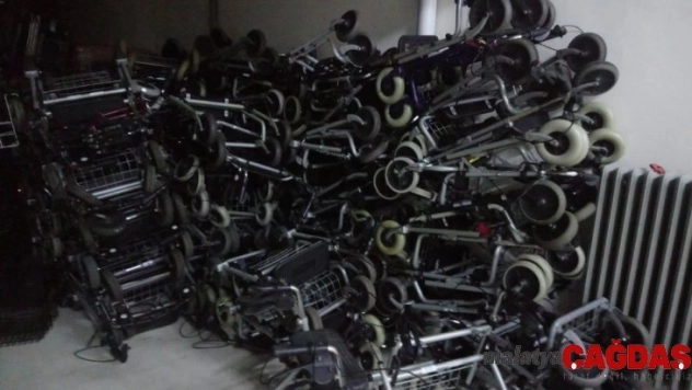 Gedizli Gurbetçilerden malzeme engellilere malzeme desteği