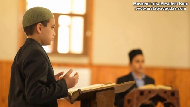 Geleceğin hafızları tarihi camilerde yetişiyor