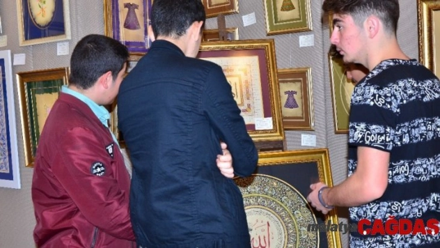 Geleneksel İslam Sanatları sergisine öğrencilerden yoğun ilgi