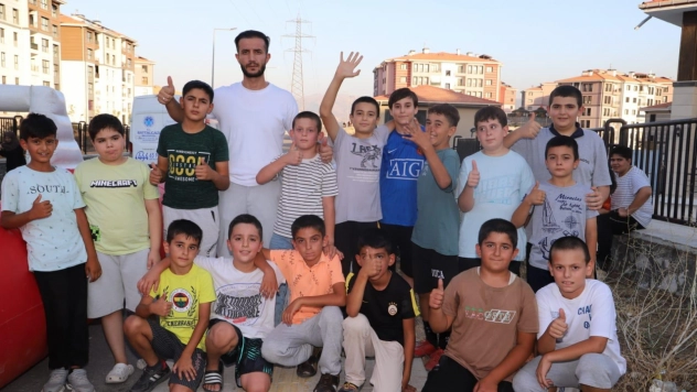 Gelinciktepe'de Renkli Akşam: 'Aile Her Şeydir' Coşkusu