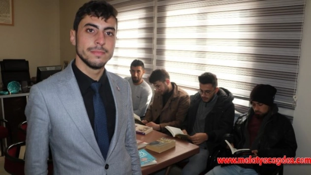 Genç muhtardan alkışlanacak hareket