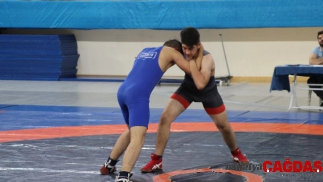 Genç Pehlivanlar Heyet-İ Temsiliye Kupasında Mindere Çıktı