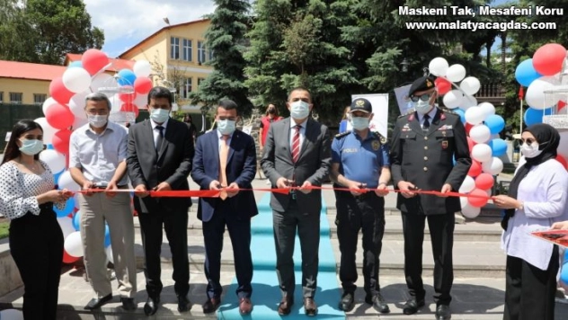 Genç yetenekler resim sergisinin açılışı yapıldı