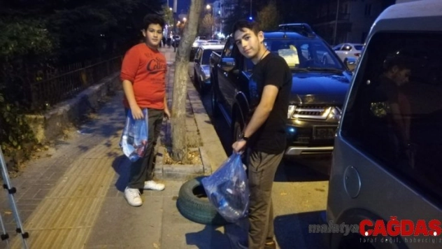 Gençlerden takdir edilecek davranış