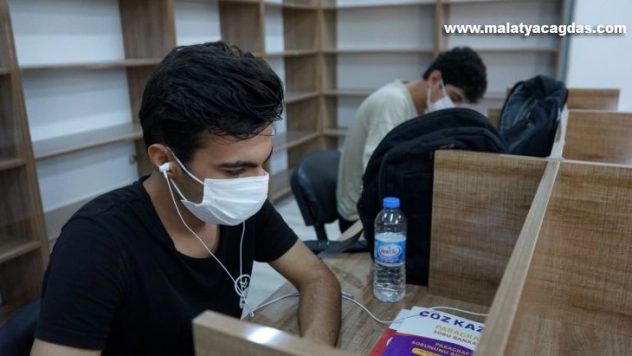 Gençlerin uğrak yeri Karaköprü okuma evleri