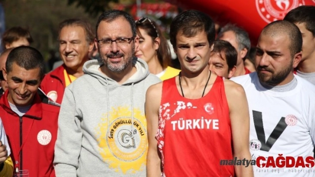 Gençlik gönül dağının zirvesinde