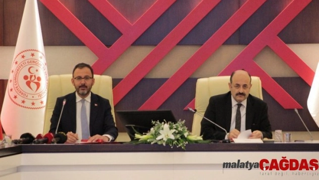 Gençlik ve Spor Bakanı Kasapoğlu'ndan üniversiteli gençlere müjde